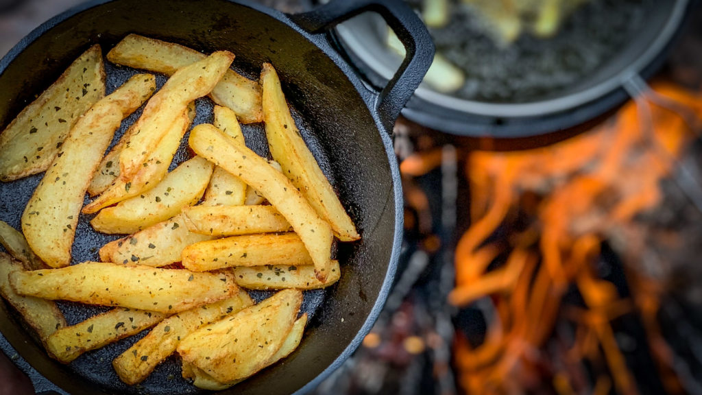 Knusprige Pommes aus dem Dutchoven selber machen